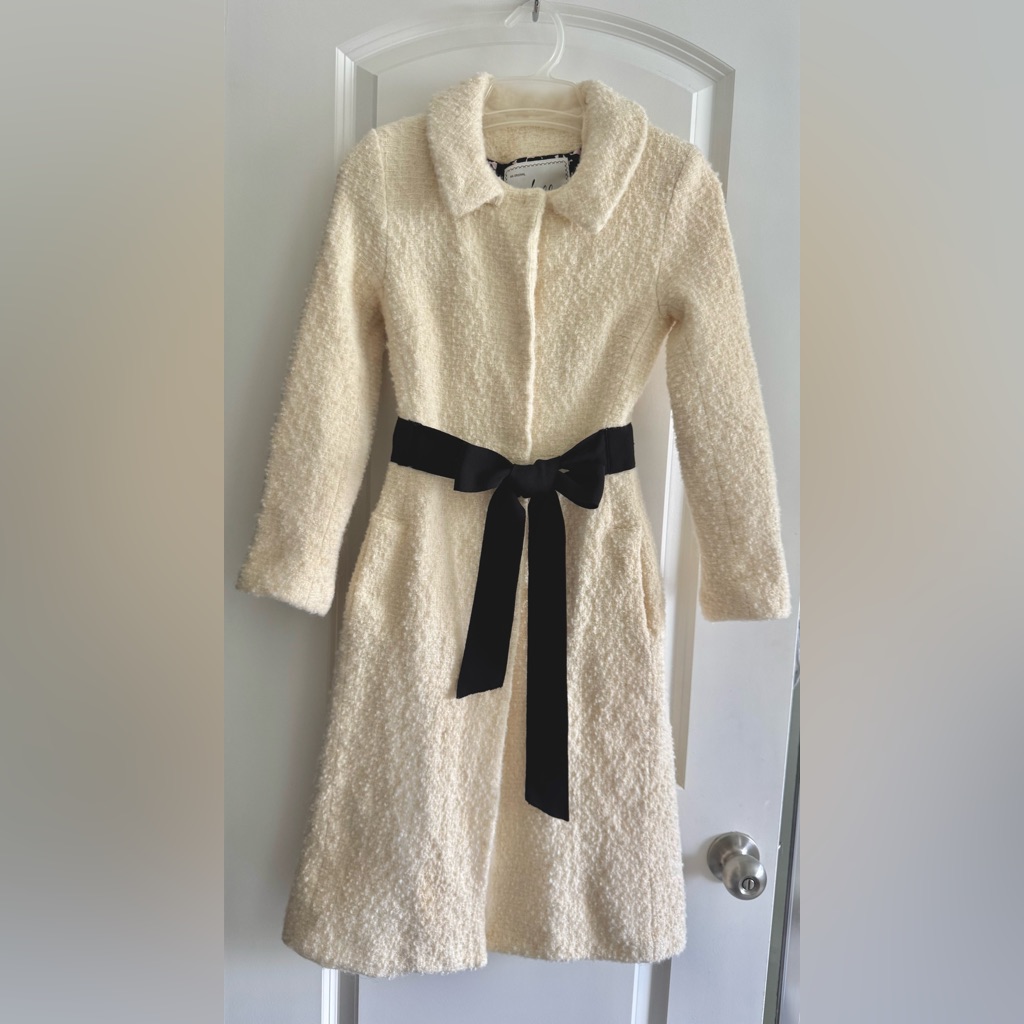 Milly Cream Textured Jacket With Black Tie